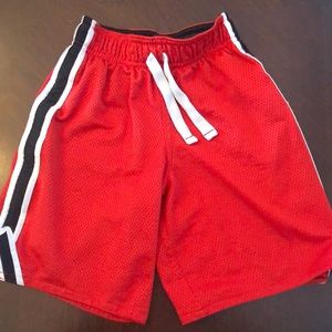 Carter’s size 5 athletic shorts, like new!